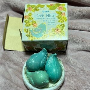 Avon Love Nest Soap Set - Teal